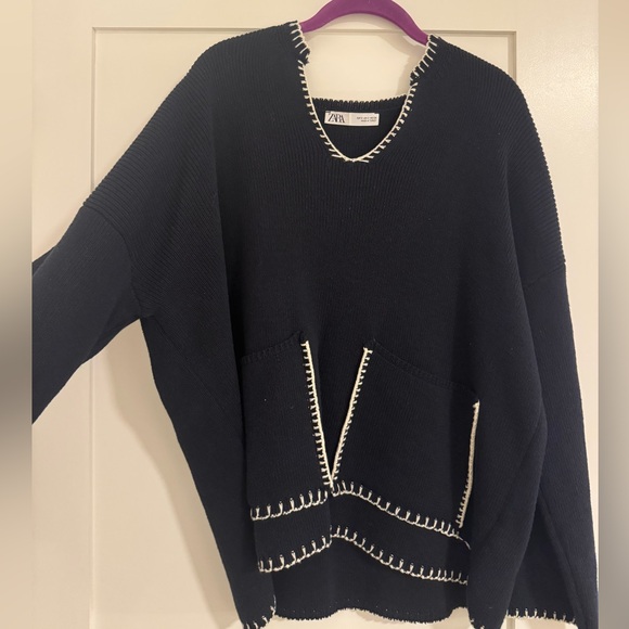 Zara dark navy V-Neck Sweater with White Trim - Picture 2 of 3